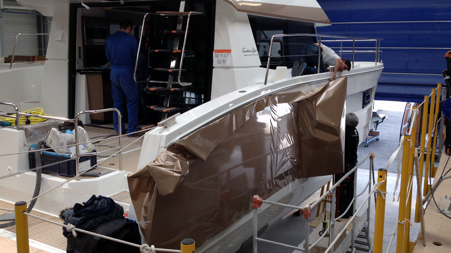 fountaine pajot MY 437 wrapping