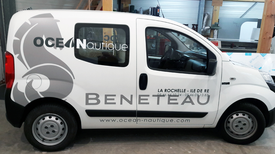 Bénéteau aux Minimes à La Rochelle voiture